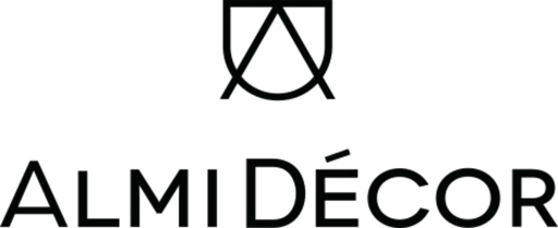 Logo Almi Décor z geometrycznym symbolem nad nazwą marki w eleganckim stylu.