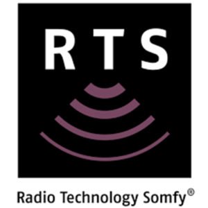 Logo Radio Technology Somfy z białymi literami RTS i fioletowymi falami na czarnym tle.